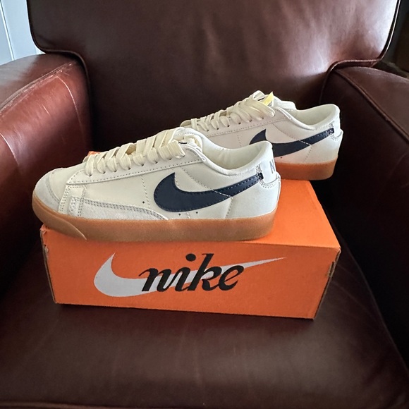 Nike Blazer White Blue Swoosh Gum Sole 6 - Picture 3 of 9